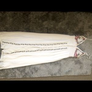 White floral maxi dress